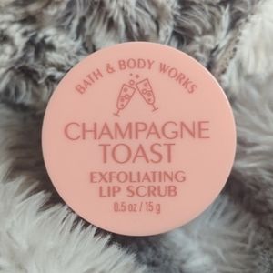 Champagne Toast exfoliating lip scrub 💕
